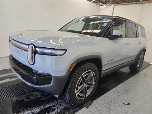 2025 Rivian R1S ADVENTURE