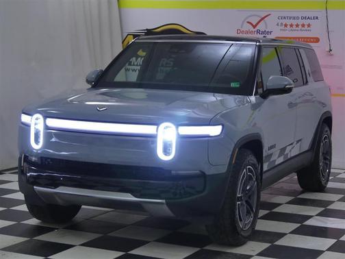 2025 Rivian R1S ADVENTURE