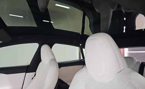 2022 Tesla Model S Plaid