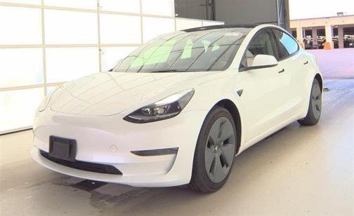Pearl White Multi-Coat 2023 Tesla Model 3 Standard Range