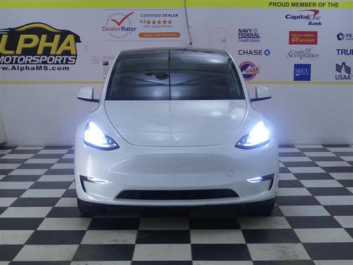 Pearl White Multi-Coat 2023 Tesla Model Y Performance Dual Motor All-Wheel Drive