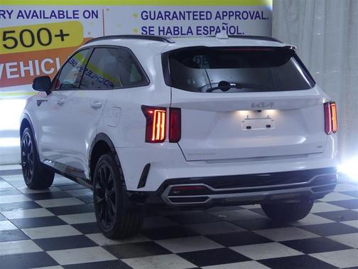 Glacial White Pearl 2023 Kia Sorento SX