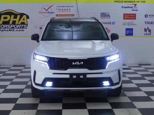 Glacial White Pearl 2023 Kia Sorento SX