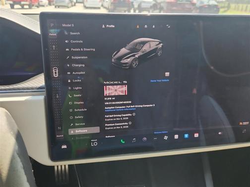 2022 Tesla Model S Plaid