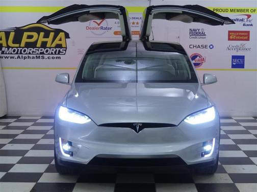 Silver 2018 Tesla Model X 75D