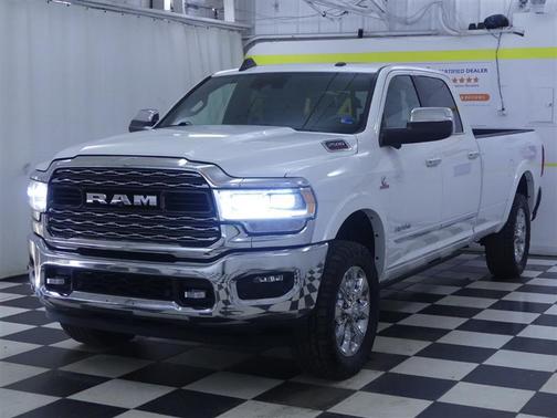 Bright White Clearcoat 2019 RAM 2500 Limited Crew Cab 4x4 8' Box