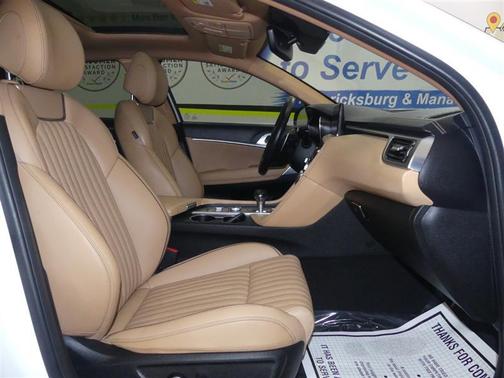 2022 Genesis G70 2.0T RWD