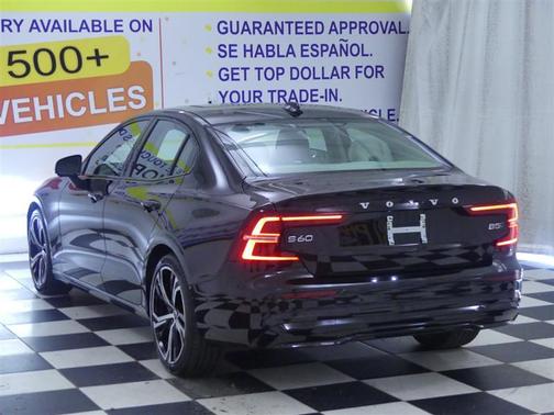 2024 Volvo S60 B5 Plus Dark Theme