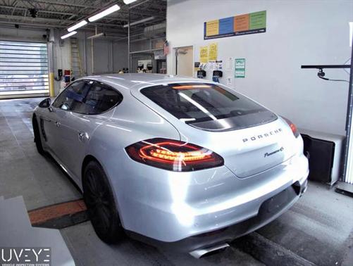 2016 Porsche Panamera 4 Edition