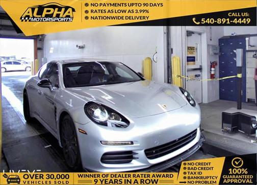 2016 Porsche Panamera 4 Edition