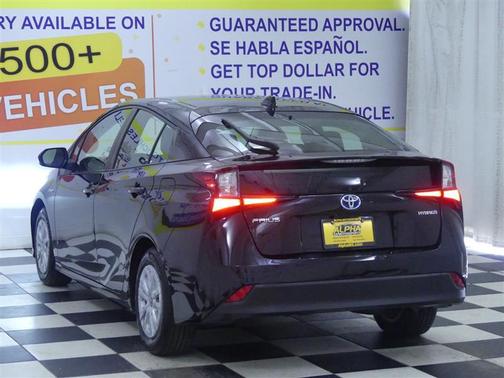 2022 Toyota Prius LE