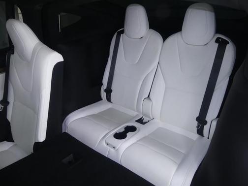 Pearl White Multi-Coat 2023 Tesla Model X