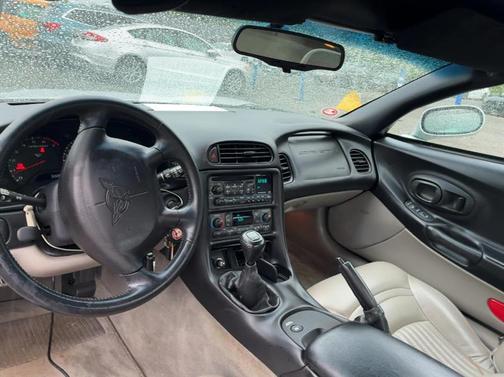 Sebring Silver Metallic 1999 Chevrolet Corvette Base