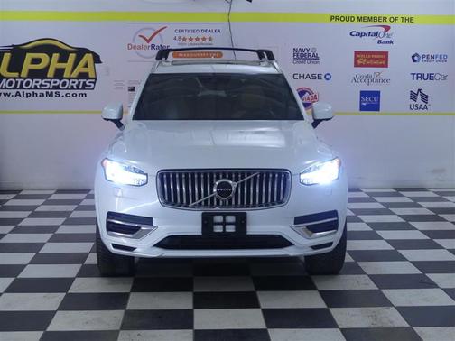 Crystal White Metallic 2021 Volvo XC90 Recharge Plug-In Hybrid T8 Inscription 7 Passenger