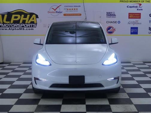 Pearl White Multi-Coat 2022 Tesla Model Y Performance Dual Motor All-Wheel Drive
