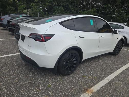 2022 Tesla Model Y Long Range Dual Motor All-Wheel Drive