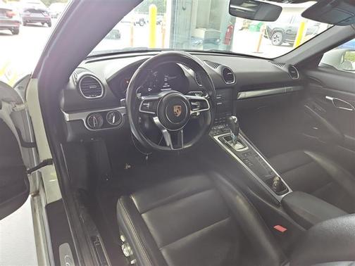 2017 Porsche 718 Cayman Base