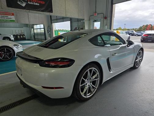 2017 Porsche 718 Cayman Base