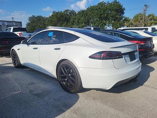 2022 Tesla Model S Plaid