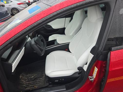 2022 Tesla Model S Plaid