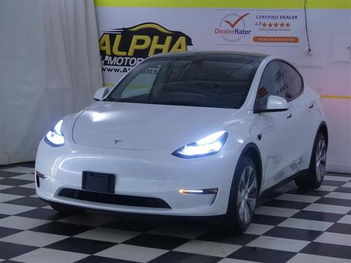 Pearl White Multi-Coat 2023 Tesla Model Y Long Range Dual Motor All-Wheel Drive