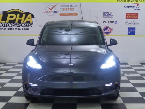 2022 Tesla Model Y Long Range Dual Motor All-Wheel Drive