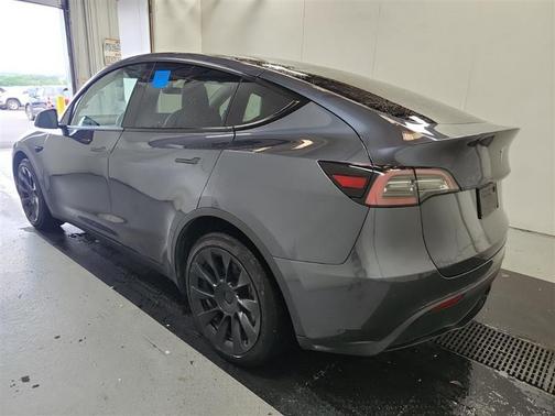 2022 Tesla Model Y Long Range Dual Motor All-Wheel Drive