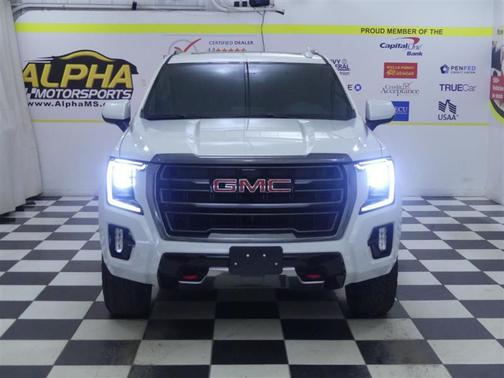 2022 GMC Yukon XL 4WD AT4