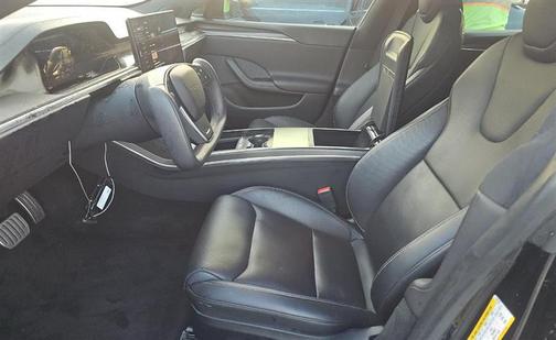 2022 Tesla Model S Plaid