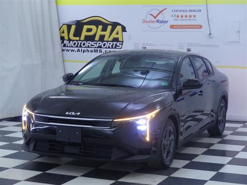 Aurora Black Pearl 2025 Kia K4 LXS