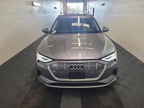 2021 Audi e-tron Premium