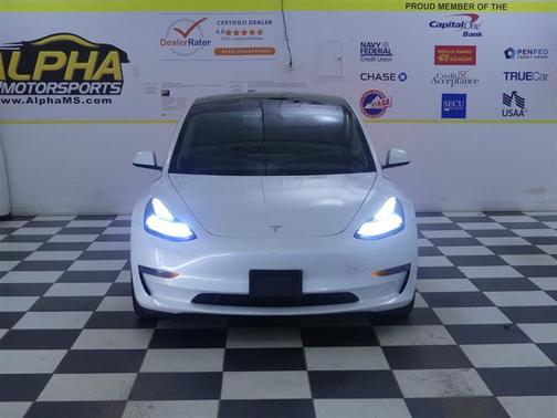Pearl White Multi-Coat 2023 Tesla Model 3 Standard Range