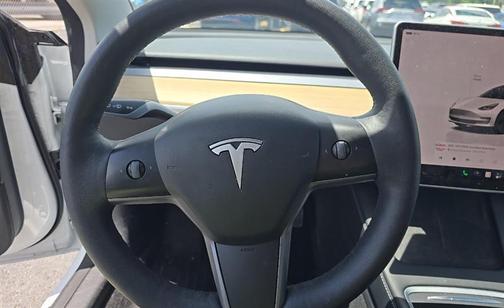 Pearl White Multi-Coat 2023 Tesla Model 3 Standard Range