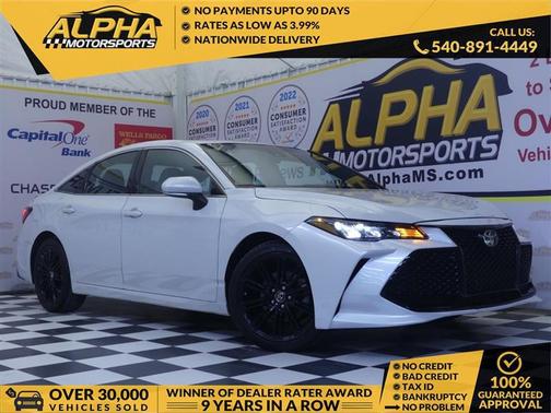 White 2019 Toyota Avalon XSE