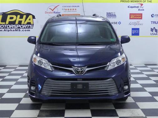 2019 Toyota Sienna XLE