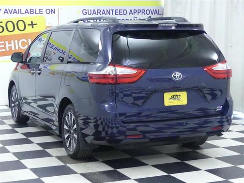 2019 Toyota Sienna XLE