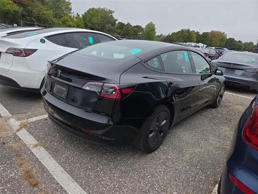 2022 Tesla Model 3 Standard Range Plus