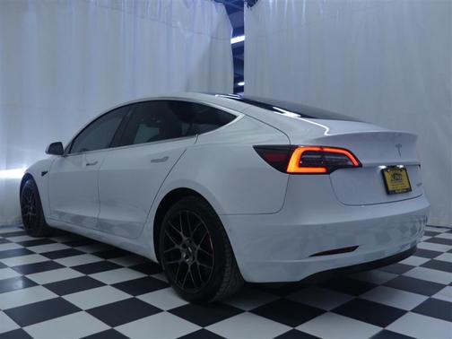 Pearl White Multi-Coat 2020 Tesla Model 3 Performance