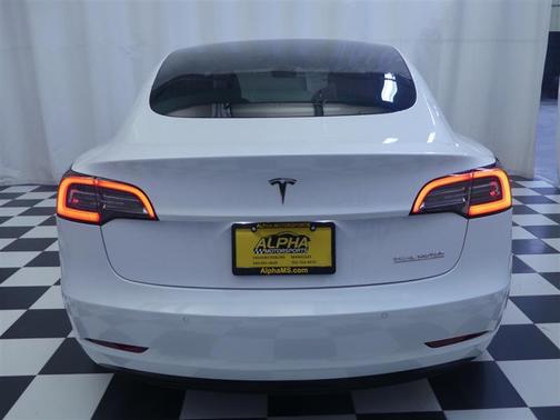 Pearl White Multi-Coat 2020 Tesla Model 3 Performance