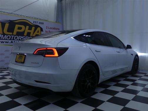 Pearl White Multi-Coat 2020 Tesla Model 3 Performance