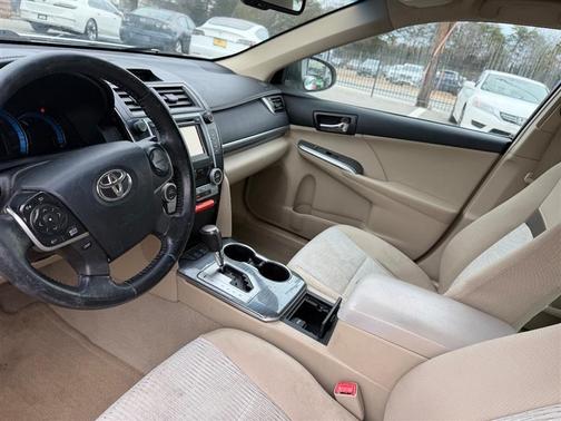 2013 Toyota Camry Hybrid XLE