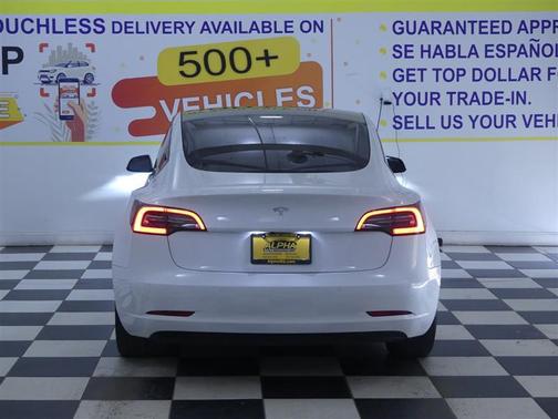 Pearl White Multi-Coat 2022 Tesla Model 3 Standard Range