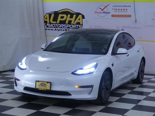 Pearl White Multi-Coat 2022 Tesla Model 3 Standard Range