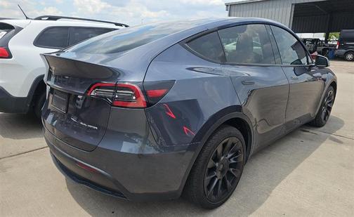 2022 Tesla Model Y Long Range Dual Motor All-Wheel Drive