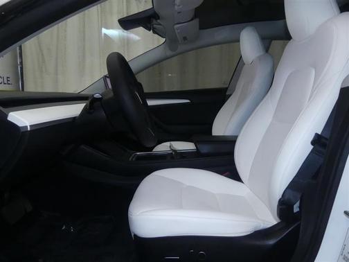 Pearl White Multi-Coat 2023 Tesla Model 3 Standard Range