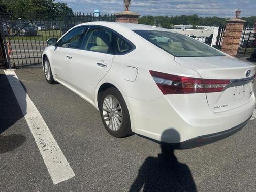 2015 Toyota Avalon Hybrid XLE Touring