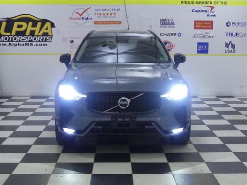 2023 Volvo XC60 Plus Dark Theme