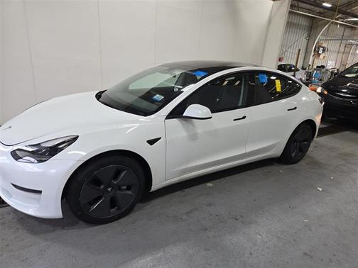 Pearl White Multi-Coat 2023 Tesla Model 3 Standard Range Plus