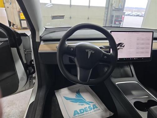 Pearl White Multi-Coat 2023 Tesla Model 3 Standard Range Plus
