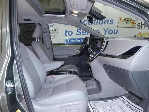 2018 Toyota Sienna XLE